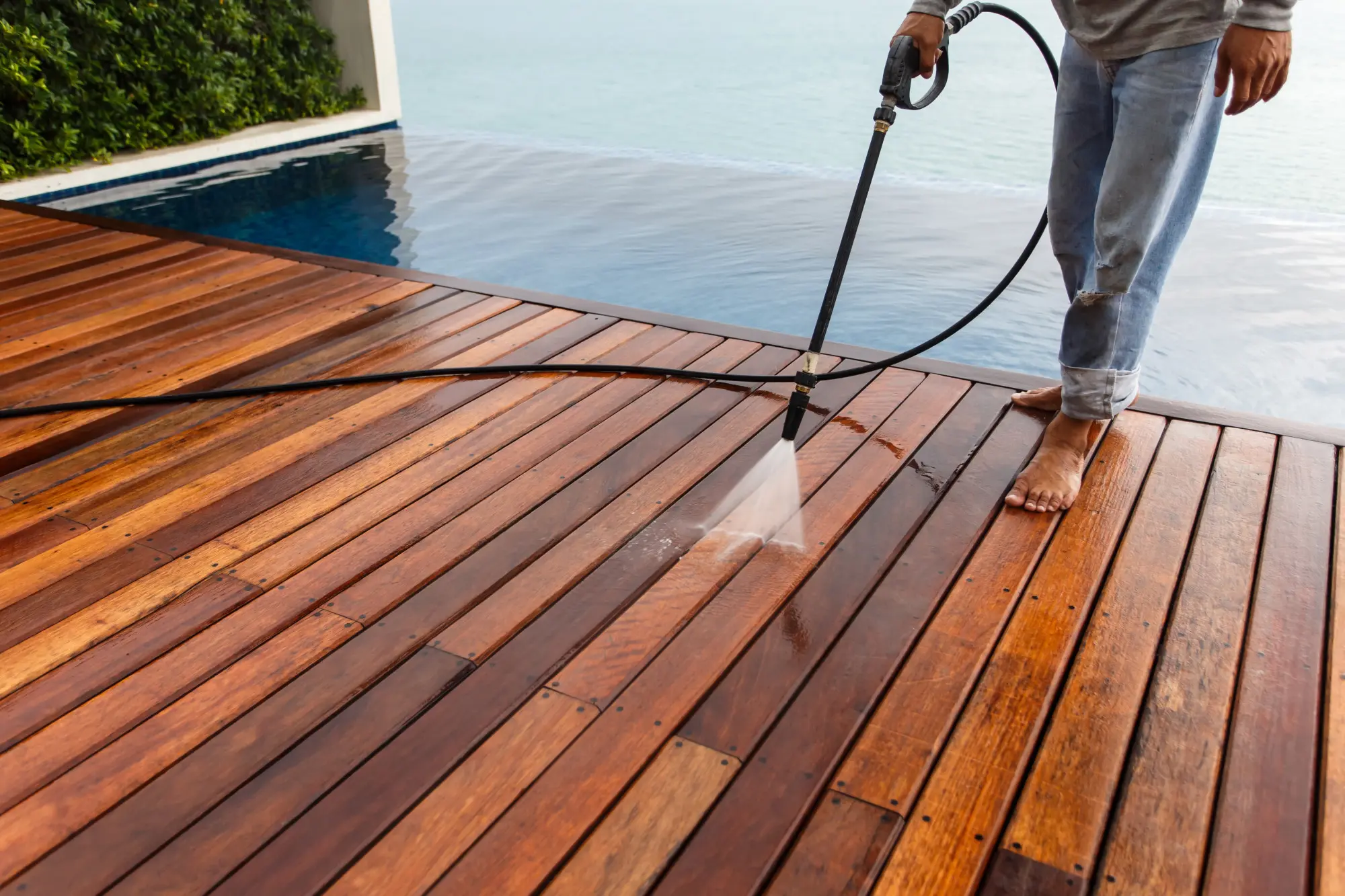 Tips For Installing And Maintaining A Pool Deck